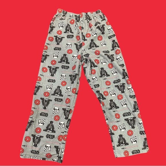 Star Wars PJ Set. Boys Size 8 - Picture 3 of 6